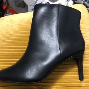 BLACK BOOTIES NEVER WORN